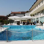 فندق Vea Resort Hotel 4*